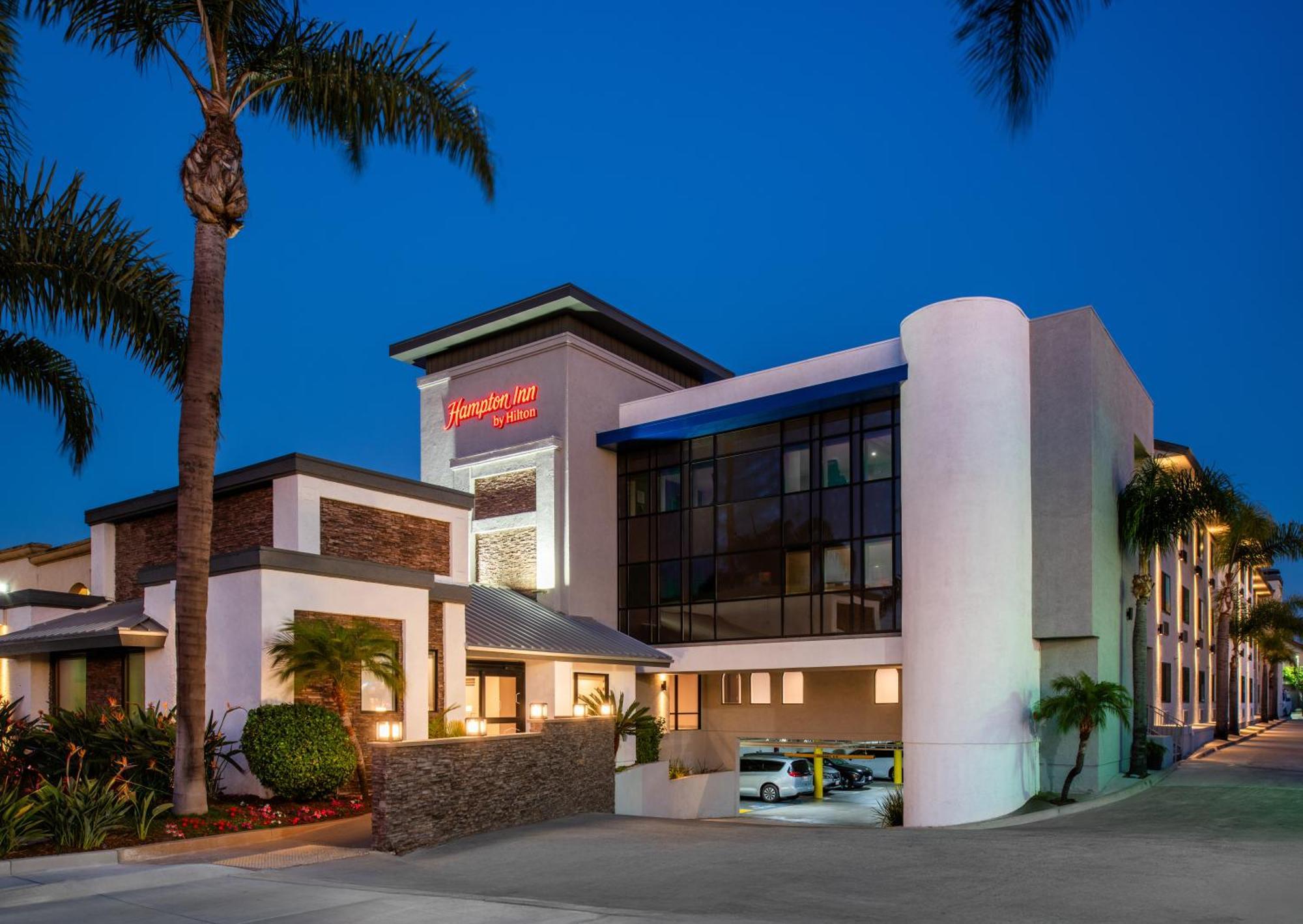 Hampton Inn By Hilton Costa Mesa Newport Beach Exterior photo